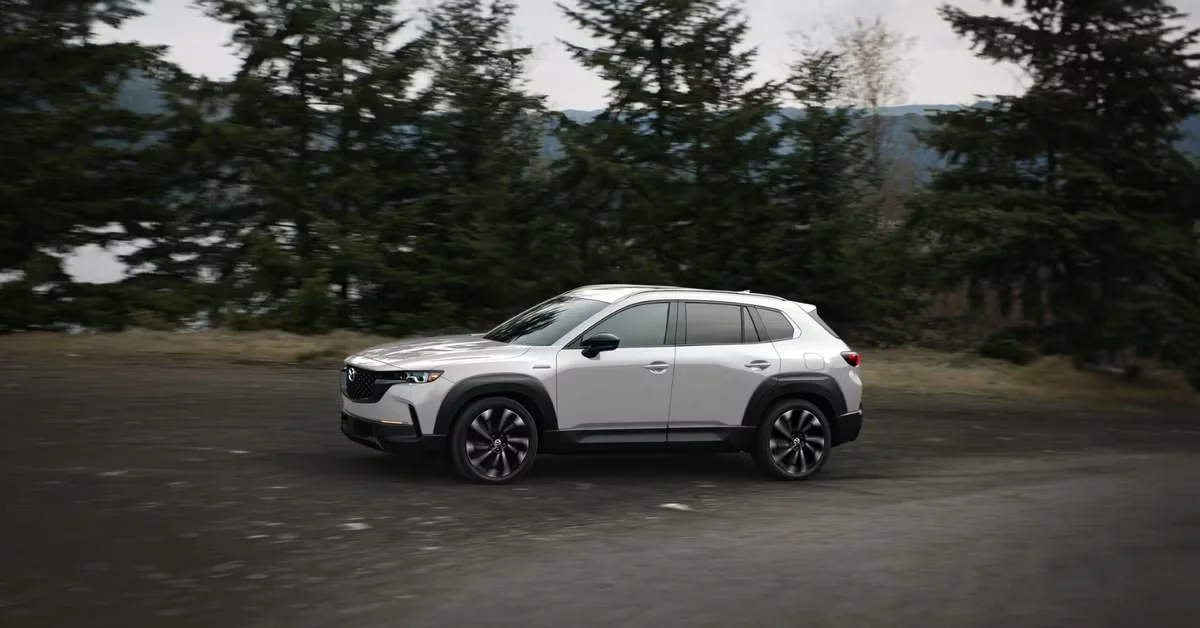 Гибрид Mazda, работающий на технологии RAV4 без наценки
